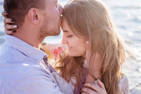 Poljubljanje, če je dobra kemija Spolna masaža Moyamba